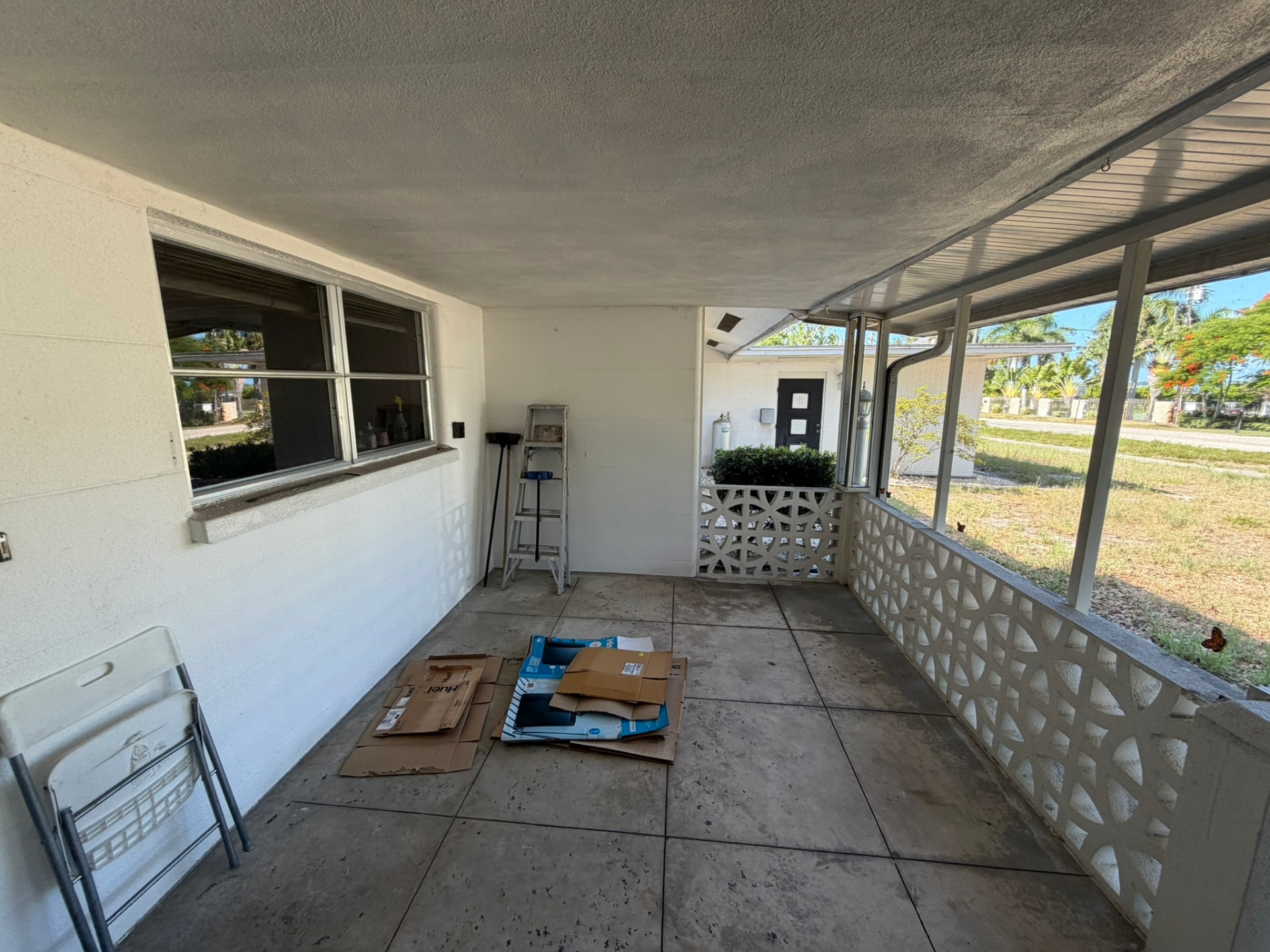 Screened front porch โ Palma Sola off-market listing photo 37