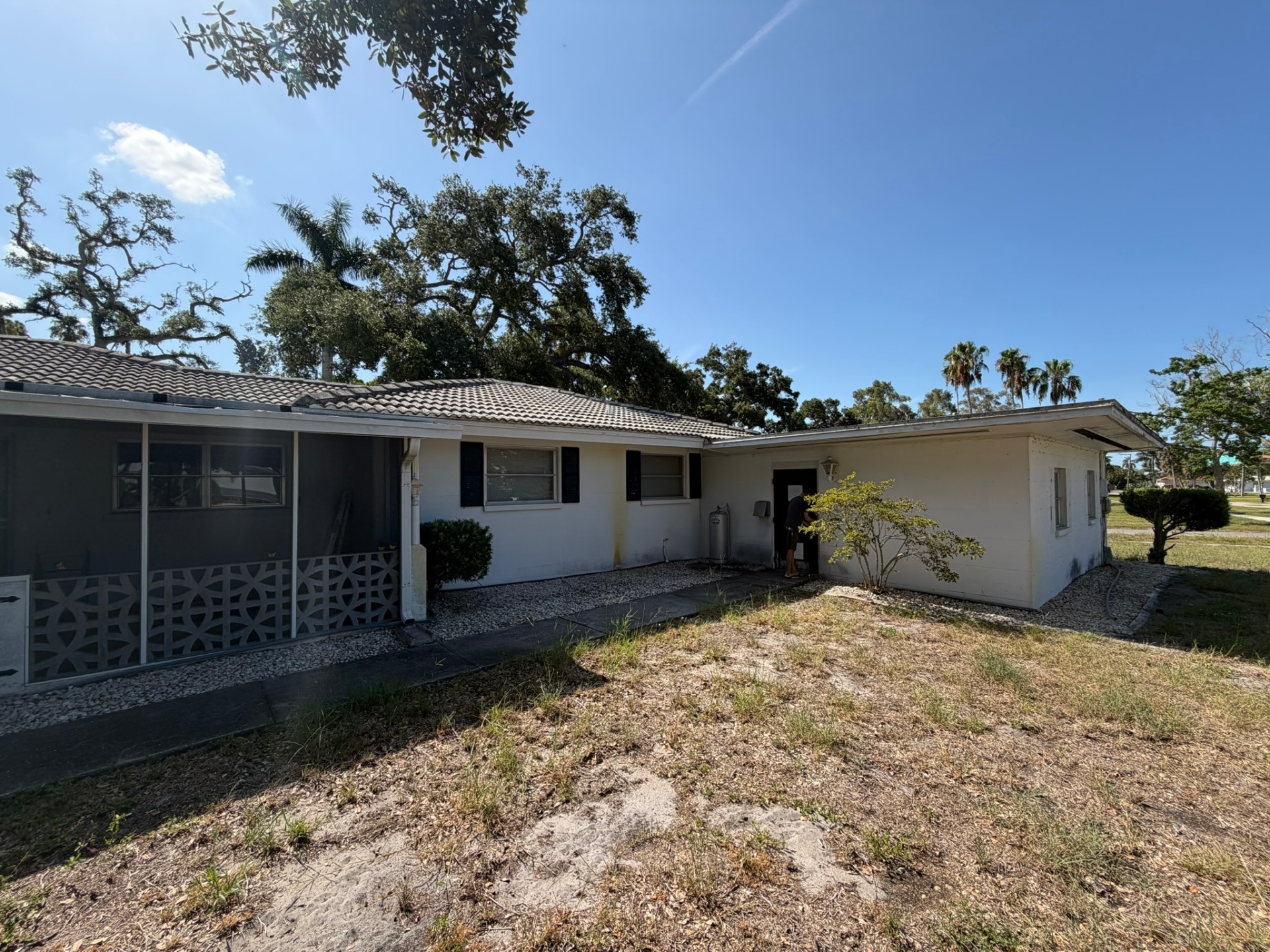 Front elevation โ angled exterior โ Palma Sola off-market listing photo 4