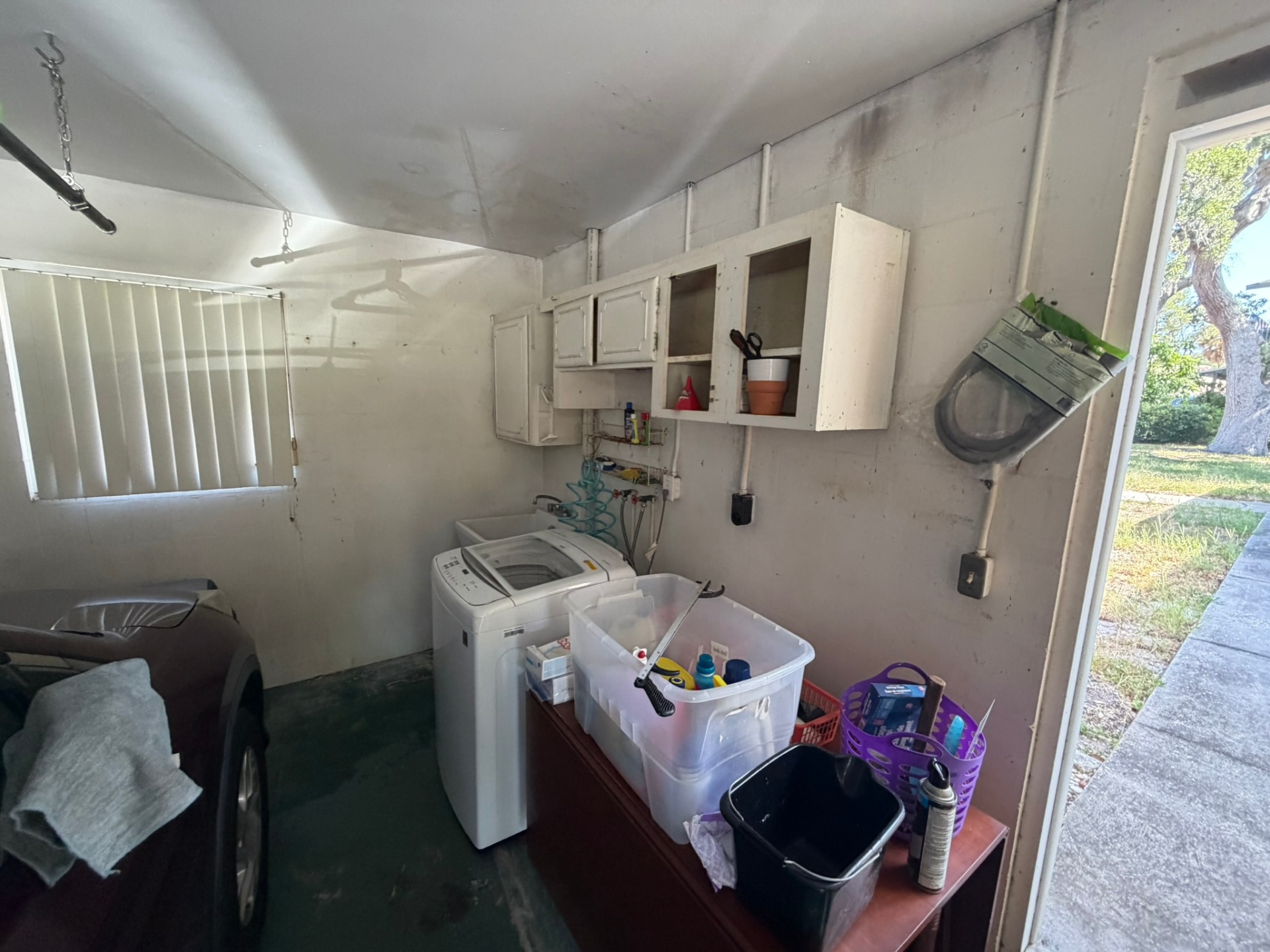 Laundry / utility area โ Palma Sola off-market listing photo 46