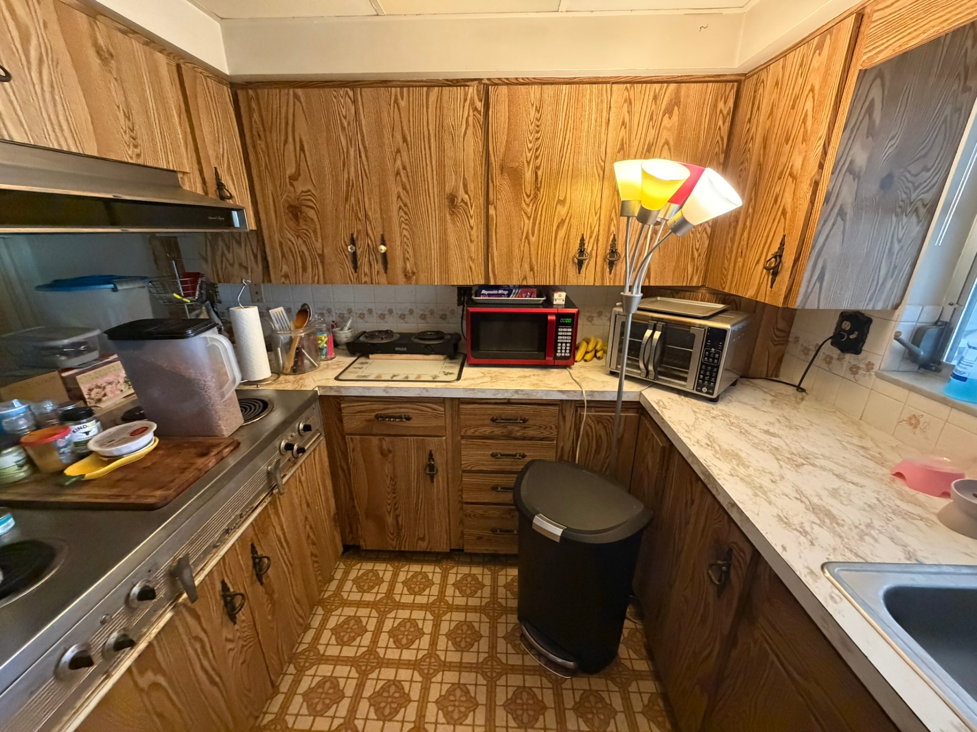 Kitchen โ cabinets & appliances โ Palma Sola off-market listing photo 22